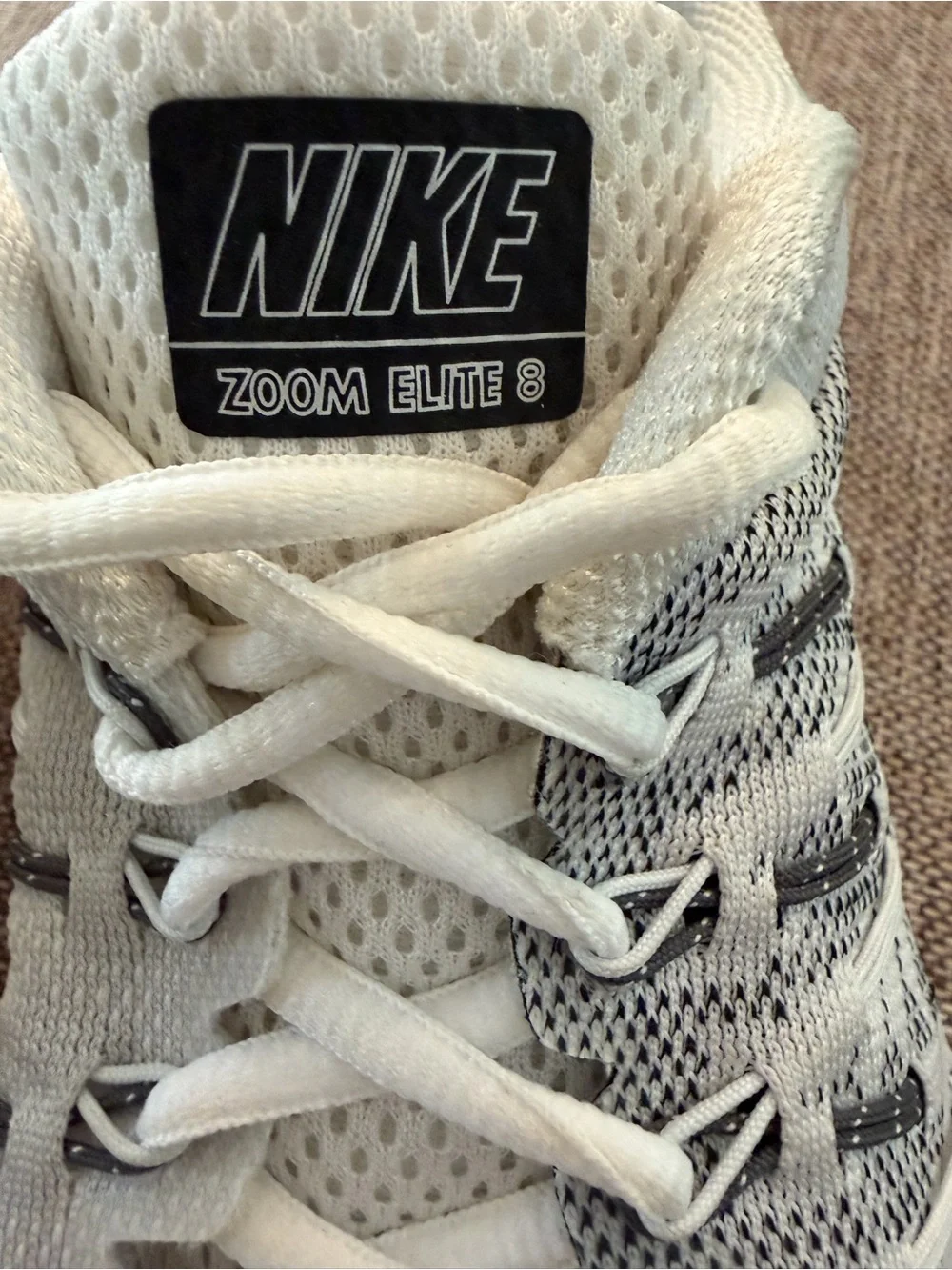 Nike Air Zoom Elite 8 Women's Running Shoes White Gray Black Sneakers Size 8‎